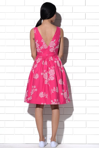 Capri embroidered Dress in Pink